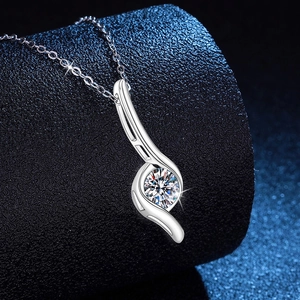 S925 sterling silver moissanite necklace featuring a sleek, fluid streamlined pendant