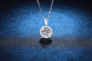 Macro detail of S925 sterling silver snowflake pendant with 2-carat moissanite stone