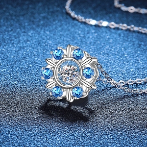 Sparkling S925 sterling silver snowflake pendant with 1ct moissanite on a fine chain
