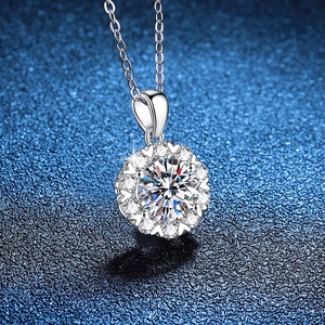 Romantic S925 sterling silver snowflake necklace with 2ct moissanite center stone