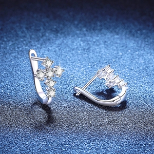 Boucles d'oreilles créoles croix en argent 925 avec pierres de moissanite et fini poli