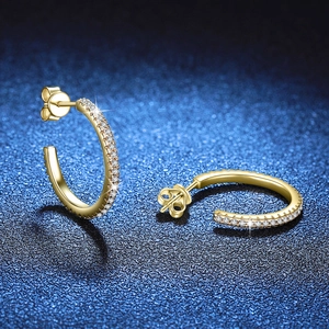 Elegant gold-plated S925 sterling silver C-hoop earrings with sparkling moissanite stones