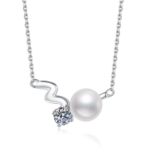S925 sterling silver necklace with freshwater pearl and moissanite star pendant
