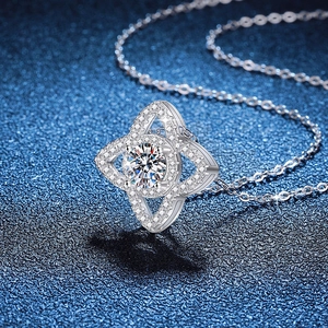 S925 sterling silver four-point star necklace with 1 carat moissanite center pendant