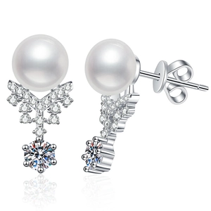 Elegant S925 sterling silver freshwater pearl and moissanite crown stud earrings