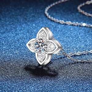 Collier en argent 925 avec pendentif trèfle à quatre feuilles et moissanite de 1 carat