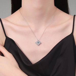 Collier en argent 925 trèfle à quatre feuilles avec pierre de moissanite bleue