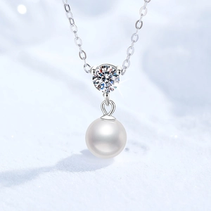 Natural freshwater pearl and moissanite pendant on S925 sterling silver chain for women