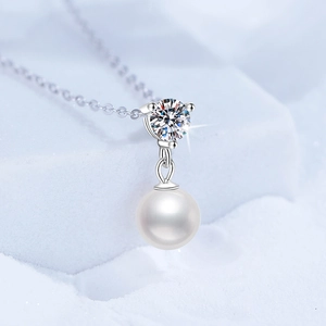 Natural freshwater pearl and moissanite pendant necklace in S925 sterling silver