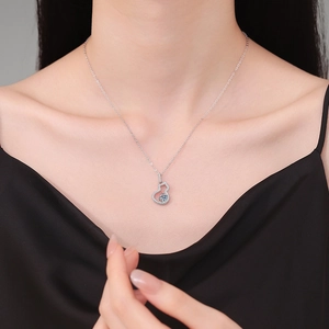 S925 Sterlingsilber Halskette mit Moissanit Anhänger im klassischen Kürbis-Design