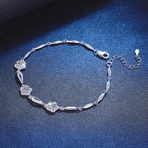 S925 silver flower bracelet featuring 1.5 carat moissanite and adjustable chain link