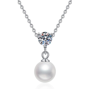 S925 sterling silver necklace featuring a round moissanite pendant with a freshwater pearl