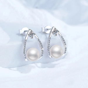 Boucles d'oreilles goutte en argent S925 avec perle d'eau douce et moissanite