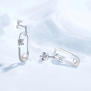 Boucles d'oreilles trombone en argent S925 avec perles d'eau douce et moissanite chic