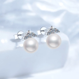 Elegant S925 sterling silver stud earrings with round freshwater pearls and moissanite stones