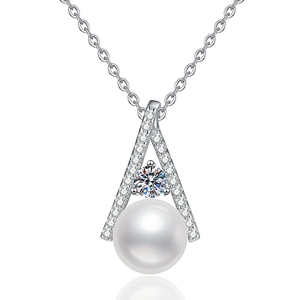 S925 sterling silver necklace with freshwater pearl pendant and moissanite stone