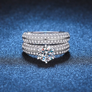 Luxuriöses S925 Sterlingsilber Brautring-Set mit 1 Karat Moissanit und Pavé-Besatz auf den Ringen