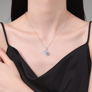 S925 sterling silver necklace with sparkling hulu moissanite waterdrop pendant on model