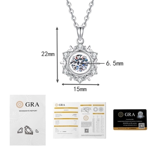 Détail du collier flocon de neige en argent S925 avec certificat moissanite GRA