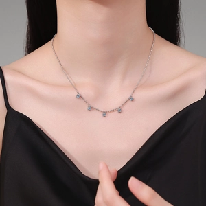 Elegant S925 sterling silver choker necklace with five round blue moissanite stones