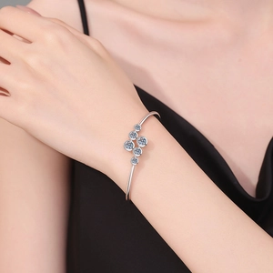Bracciale rigido minimalista in argento moissanite da 1,8 ct con sei pietre per donna