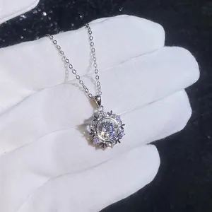 Collier flocon de neige en argent S925 avec pendentif cœur battant en moissanite