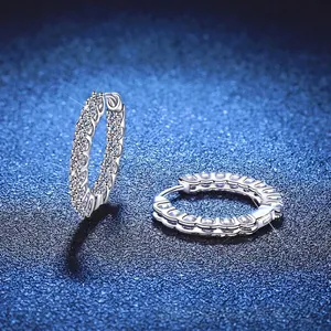 Boucles d'oreilles créoles en argent S925 avec pavé complet de moissanite étincelante