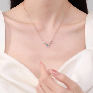 Elegant gold S925 silver necklace with moissanite pendant and white freshwater pearls