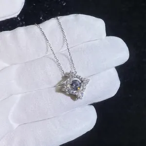 Collier trèfle en argent sterling S925 avec pierre de moissanite dansante brillante