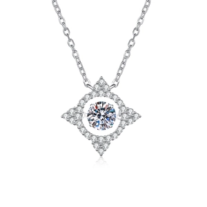 Collier élégant en argent S925 avec pendentif trèfle en moissanite dansante