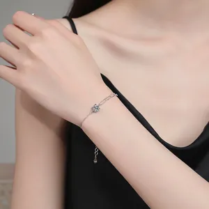 Elegantes S925 Sterling Silber Moissanit Armband mit asymmetrischer Büroklammer-Gliederkette