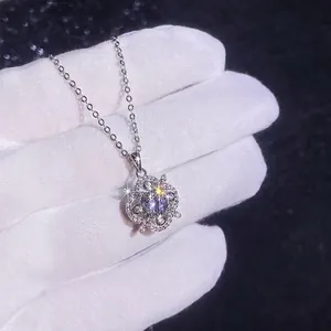 Luxurious S925 sterling silver four-leaf clover necklace with sparkling 1ct Moissanite stone