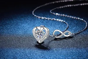 Detail der 925 Silber Herzkette mit Unendlichkeitssymbol und 3 Karat Moissanit Stein