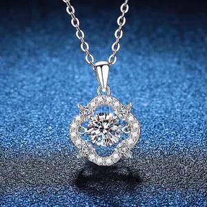 Collier Pendentif Trèfle à Quatre Feuilles en Argent Sterling S925 Moissanite Élégant Mode Bijoux Coeur Sautillant Étincelant pour Femme