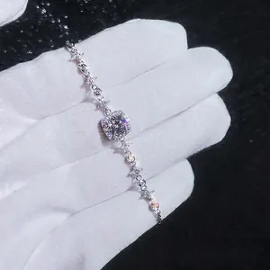 Élégant bracelet en argent S925 avec moissanite, motifs étoile et lune et pierre carrée