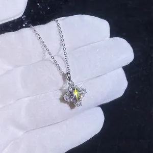 Sparkling S925 sterling silver necklace with four-leaf flower moissanite pendant and thin chain