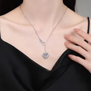 Halskette aus 925 Sterling Silber mit Herz, 3ct Moissanit und Unendlichkeitssymbol