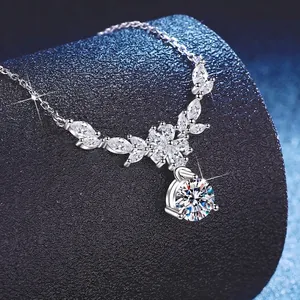 S925 Sterling Silber Moissanit Halskette mit einem floralen Ähren-Anhänger Design
