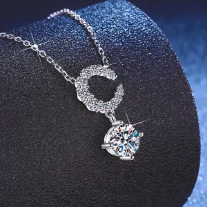 Collier en argent S925 avec pendentif en C et diamant principal moissanite rond brillant
