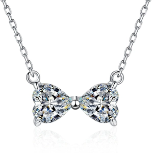 Collier en argent S925 avec pendentif nœud papillon et moissanite taille cœur