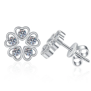 Orecchini a fiore in argento sterling S925 con petali di moissanite a forma di cuore