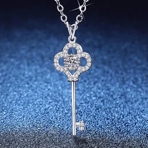 Collier Pendentif Clé en Argent Sterling S925 Moissanite pour Femme Chaîne de Clavicule de Clé Scintillante de Luxe Bijoux