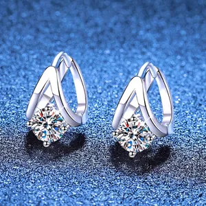Elegante S925 Sterlingsilber Creolen mit brillanten runden Moissanit-Edelsteinen
