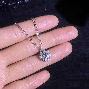 Collier en argent sterling S925 avec pendentif flocon de neige serti de moissanite