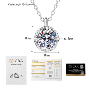 Détail du collier moissanite en argent S925 avec son certificat professionnel GRA