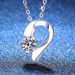 Collier avec pendentif cœur en moissanite en argent 925 et pierre de taille brillant