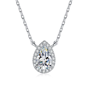 Pear-cut gemstone pendant necklace in S925 silver with halo surrounding cubic zirconia