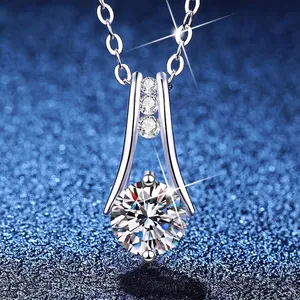Luxury S925 Sterling Silver Round Moissanite Pendant Necklace Minimalist Elegant Jewelry For Women Anniversary Wedding Gift