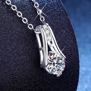 Moissanite S925 sterling silver pendant necklace with round brilliant cut stone