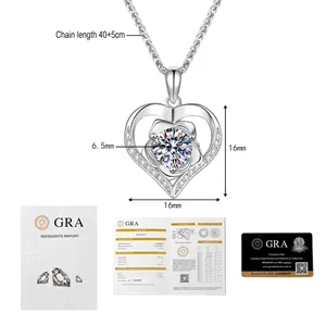 Détail du collier rose en cœur argent S925 avec moissanite 1ct et certificat GRA